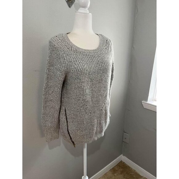 Jessica Simpson Gray Knitted Sweater Size Medium - Picture 2 of 10